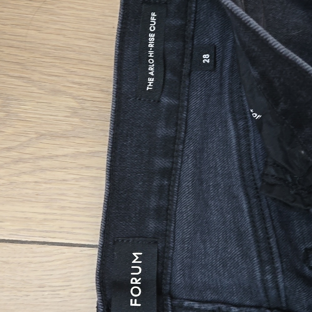 Aritzia Black Straight Leg Women’s Jeans - Picture 7 of 12